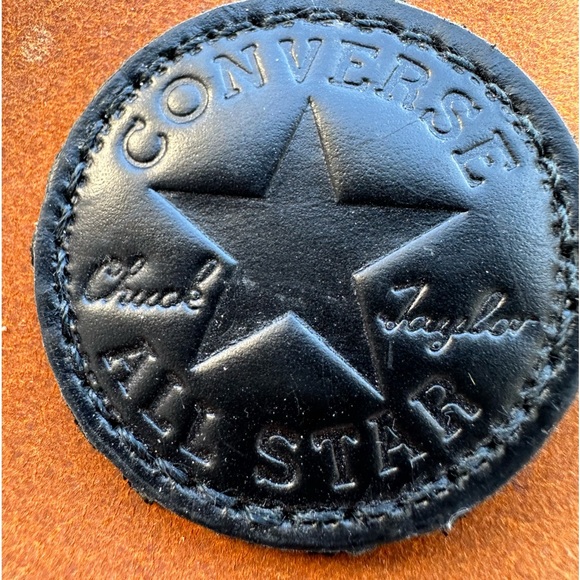 CONVERSE UNISEX CHUCK TAYLOR ALL STAR HI
Women size 6, men’s size 4. - Picture 14 of 16